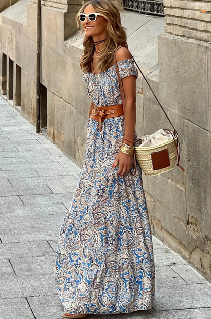 Carolina - Levendige off-the-shoulder maxi jurk in blauw met Boho Paisley print